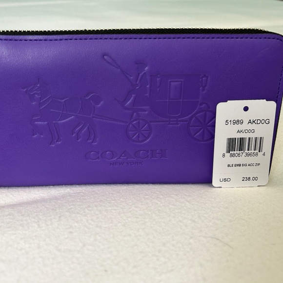 Coach Leather Zip Wallet - Horse & Carriage Embossed - Picture 1 of 4
